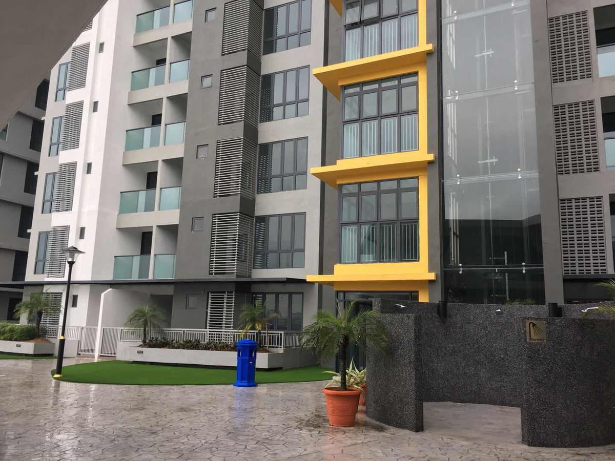 Silk Sky Residence Seri Kembangan Exterior foto